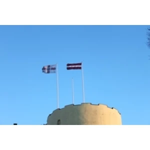 Valsts prezidents aicina grozīt likumu un pacelt valsts karogu Svētā gara tornī arī Pils remonta laikā