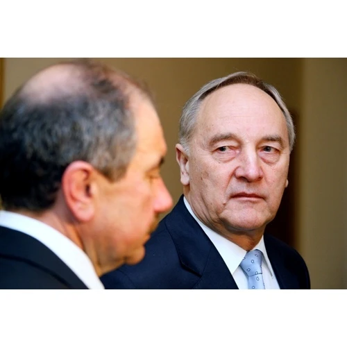 Valsts prezidents vērtē Augstākās tiesas darbību, sola regulāri sekot līdzi tiesas darbam