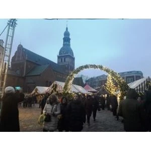 Atvieglos ielu tirdzniecības saskaņošanu Rīgā