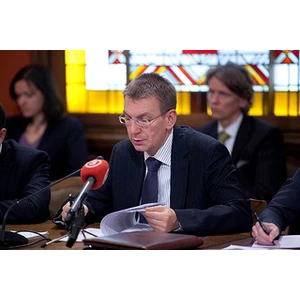 Turpinās diskusiju par ES ciešāku integrāciju un banku savienības izveidi