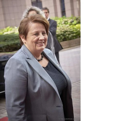 Premjere: jāveicina drošības sajūta ģimenēm un uzņēmējiem