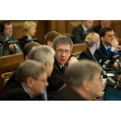 Sekmēs valsts zinātnisko institūciju un to darbinieku mantisko tiesību aizsardzību uz izgudrojumiem