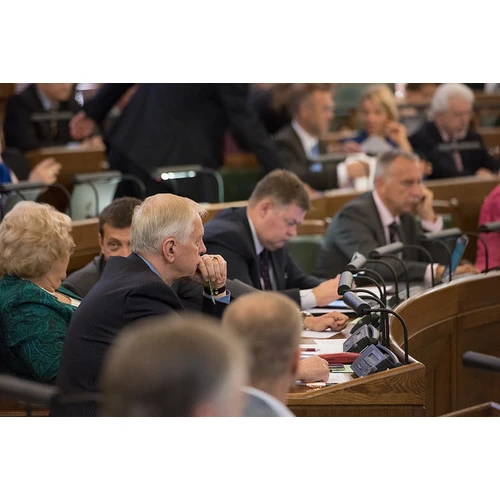 Saeimas plenārsēdē lems par valsts sociālās apdrošināšanas pilnveidošanu