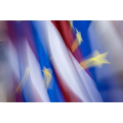 Saeima pieņēmusi Euro ieviešanas kārtības likumu