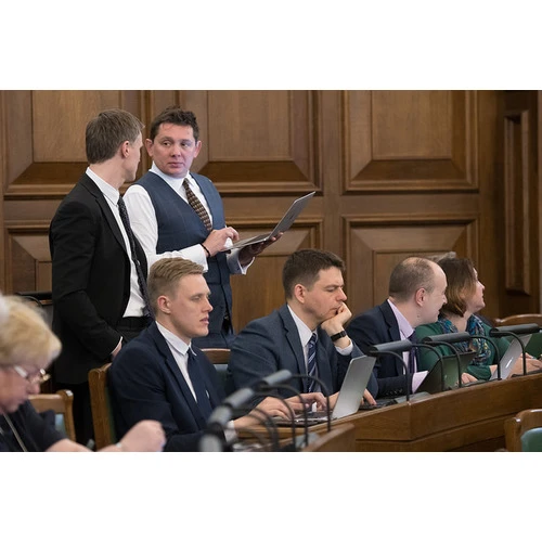 Līdz Saeimai nonākuši likuma grozījumi, kas varētu pagarināt termiņu, kādā nepiemēro IIN pie pilnīgas vai daļējas parāda atlaišanas