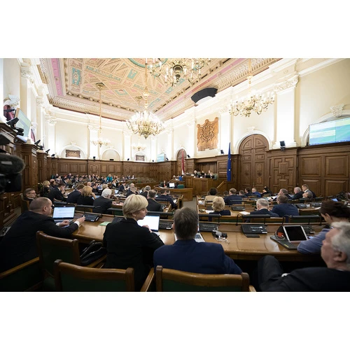 Saeimas darba kārtībā atkal virsstundu apmaksas jautājums