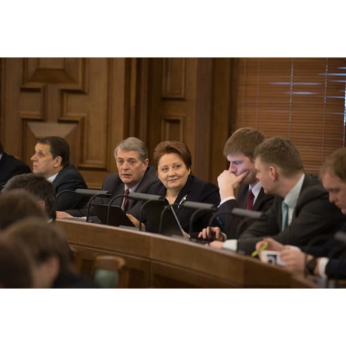 Saeimas plenērsēdē lems par daudzu likumu izmaiņām un balsos par tiesībsarga apstiprināšanu