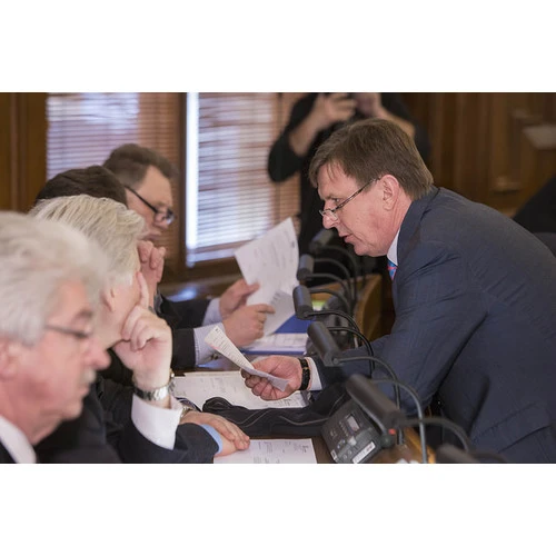 Saeima konceptuāli atbalsta likuma grozījumus, lai vienkāršotu administratīvo teritoriju robežu grozīšanu