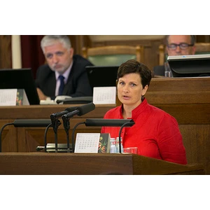 Saeima groza pensiju likumu - 1.septembrī indeksēs pensijas līdz 200 latiem