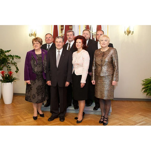 Kā Saeima svinēja Satversmes spēkā stāšanās un 1.Saeimas sanākšanas 90.gadadienu (video)