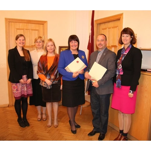 Valsts ieņēmumu dienests un biedrība "Zemnieku saeima" sadarbosies cīņā pret nodokļu nemaksāšanu