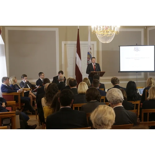 Valsts prezidents aicina finanšu ministri veidot sociālo nevienlīdzību mazinošu nodokļu politiku