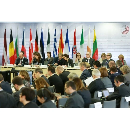 ES ministri diskutē par rūpniecības digitālās pārveidošanas prioritātēm un digitālajai uzņēmējdarbībai atbilstošu vidi