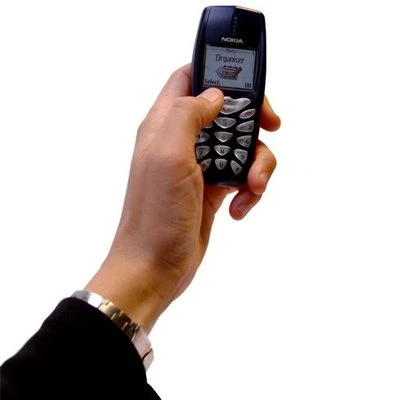 EP deputāti nosaka cenu griestus ES telefonsarunām - 19 centi par minūti un 6 centi par SMS