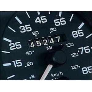 Rosina paredzēt atbildību par apzinātu automašīnu odometru jeb nobraukuma rādītāju sagrozīšanu