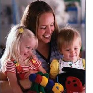 Ģimenēm ar pirmsskolas vecuma bērniem būs pieejams valsts atbalsts bērnu pieskatīšanas pakalpojumiem