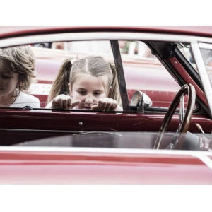 Atlīdzības izmaksa par aizbildņa pienākumu pildīšanu, ja aizbildnis un bērns nedzīvo Latvijā