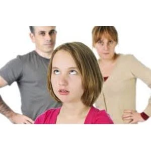 Vienam no vecākiem ir tiesības saglabāt nodokļa atvieglojumu par vasaras brīvlaikā strādājošu skolēnu