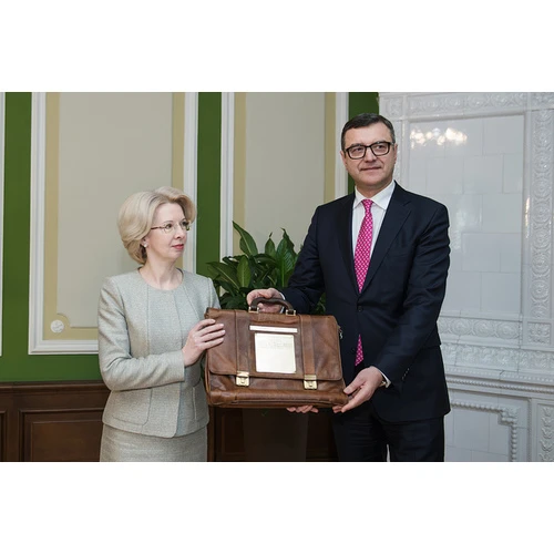 Šī gada valsts budžeta projektu virza uz pirmo lasījumu Saeimā