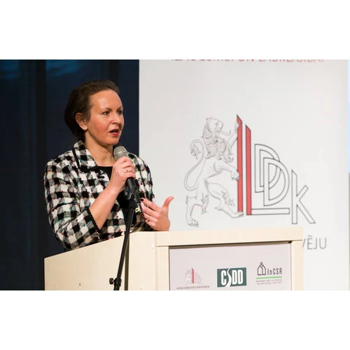 Darba devēji apspriežas, kā noturēt un motivēt darbiniekus