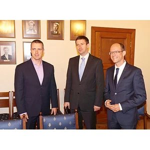 Skolām pieejami bezmaksas interaktīvi mācību materiāli par finanšu un ekonomikas jautājumiem