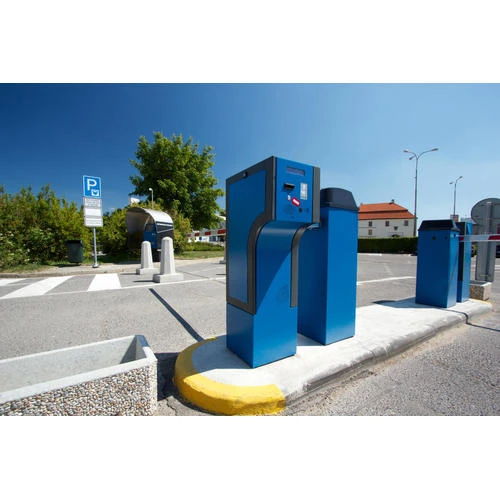 Latvijā reģistrēta pirmā sertificētā kases sistēma autostāvvietu apmaksai