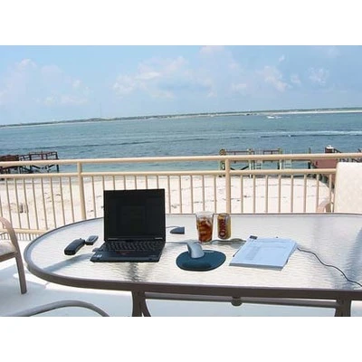 Uzņēmumi, kas nodarbina darbiniekus pēc 50 gadu vecuma, var pieteikties atbalstam