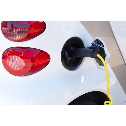 Par elektrotransportlīdzekļu uzlādi būs jāmaksā 15 centi par minūti