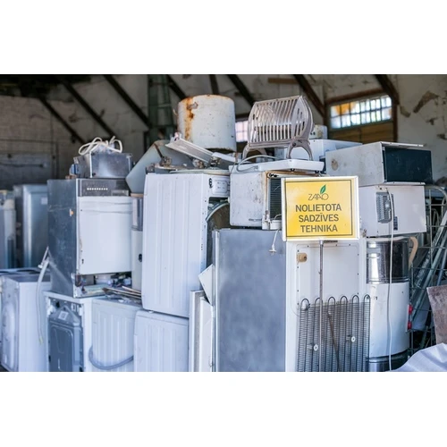 Saeima atbalsta grozījumus likumos, kas atvieglos elektrolīniju uzturēšanu 