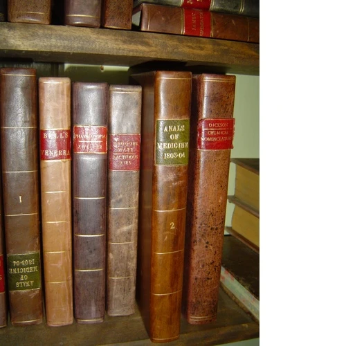 Aicina iesaistīties Gaismas pils Tautas grāmatu plaukta piepildīšanā