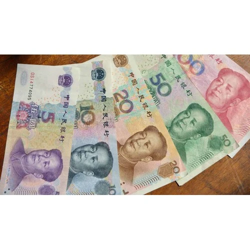 Sagatavots ziņojums par iespējām grāmatot citu valstu valūtas un vest grāmatvedību angļu valodā