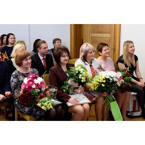 Apbalvoti 2016.gada atsaucīgākie valsts pārvaldes darbinieki