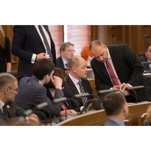 Saeimas sēdē izsludināts pārtraukums uz nedēļu