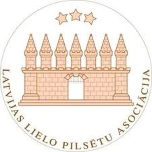 Meklē risinājumus komunālo parādu mazināšanai Latvijas lielākajās pilsētās