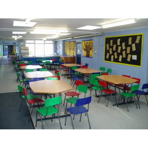 No nākamā gada Rīgas skolās trūcīgo un maznodrošināto ģimeņu bērniem nodrošinās brīvpusdienas