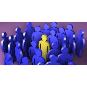 Paplašināts politiski nozīmīgu personu un ar tām saistīto cilvēku loks, kuru ienākumus uzraudzīs bankas