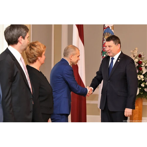 Uzņēmēji ar Valsts prezidentu runā par valdības veidošanu un 13. Saeimas prioritātēm