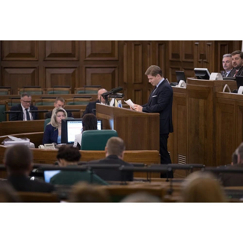 Saeima lems par profesionālās kvalifikācijas atzīšanas tiesisko regulējumu