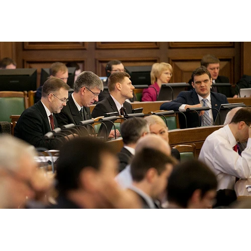 Saeima šodien galīgajā lasījumā skata Euro ieviešanas likumprojektu