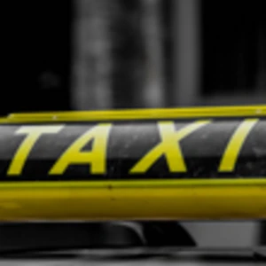 Kā maksājams VSAOI avanss par vieglo taksometru?