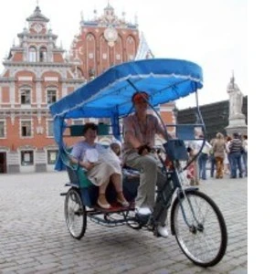 Reglamentē velorikšu pārvietošanos Rīgas ielās