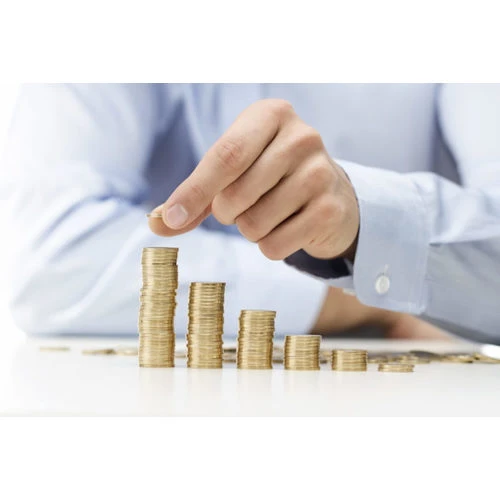 Kāda situācija gada sākumā bijusi ar algu pieaugumu?