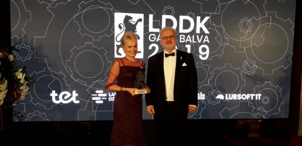 Balva GADA TAUTSAIMNIECE 2019 piešķirta izdevniecības dibinātājai AIVAI VĪKSNAI