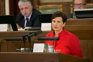 Viņķele: bērniem no nepilnām ģimenēm dramatiski zems valsts atbalsts