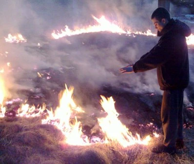 Rosina atteikties no administratīvā aresta par sīko huligānismu un kūlas dedzināšanu