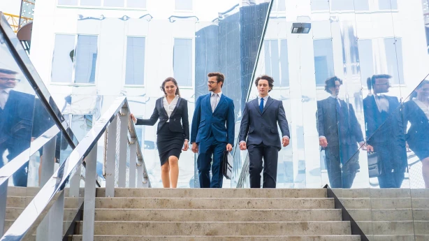 Advokātam atlīdzināmo izdevumu noteikšana prasības daļējas apmierināšanas gadījumā