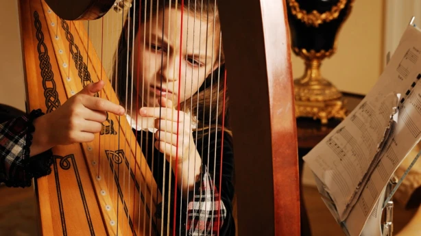 Pašvaldības kompensācija par bērnu interešu izglītību nebūtu jāapliek ar IIN