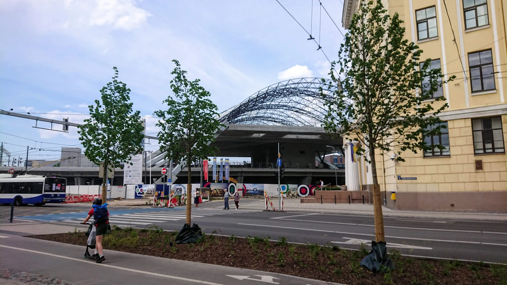 Latvijas kredītreitingu novērtē “A-” līmenī ar pozitīvu nākotnes novērtējumu