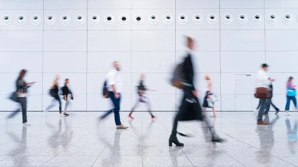 Pilsētas turpina zaudēt iedzīvotājus, iekšējā migrācija to nekompensē