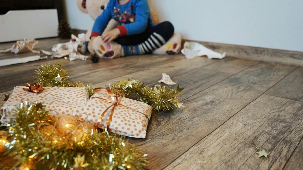 Lieliskas Ziemassvētku dāvanas bērniem: izglītojošas un jautras iespējas